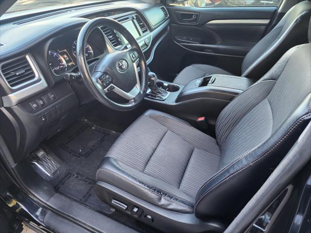 2018 toyota highlander le
