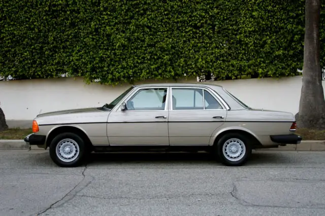 1985 mercedes-benz 300d turbo diesel rare smoke silver - low miles, garage kept