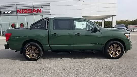 2024 Nissan Titan sv