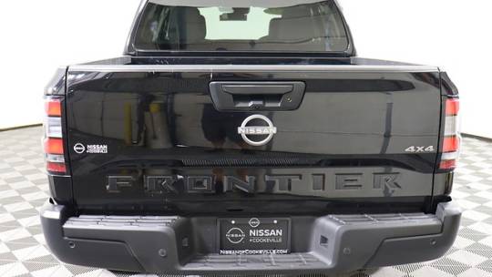 2022 nissan frontier s