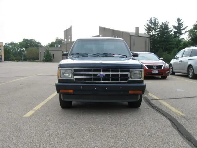 classic 1984 2wd s10 tahoe blazer hot rod , great shop truck or ????