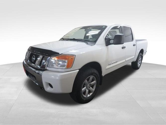 used 2012 nissan titan sv