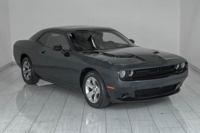 2016 dodge challenger sxt