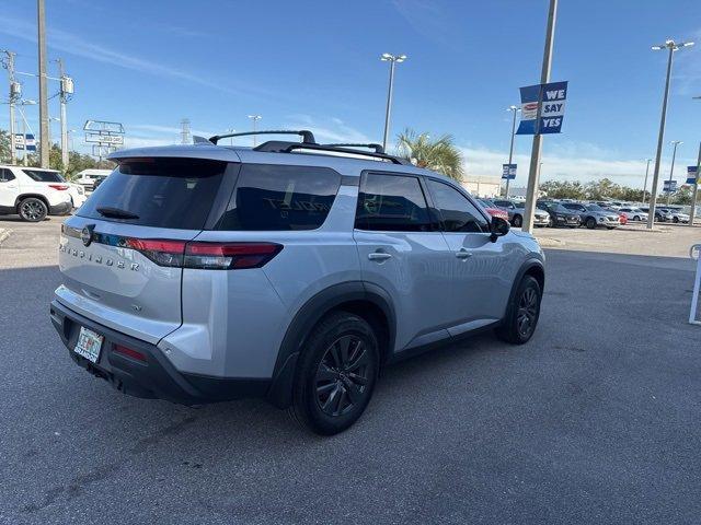 2022 nissan pathfinder sv