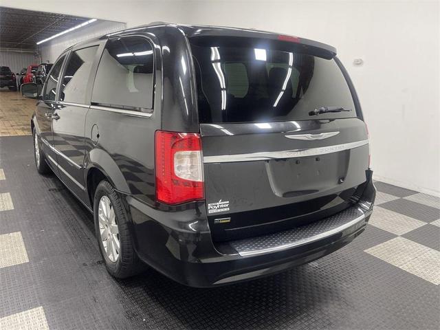 2014 chrysler town & country touring