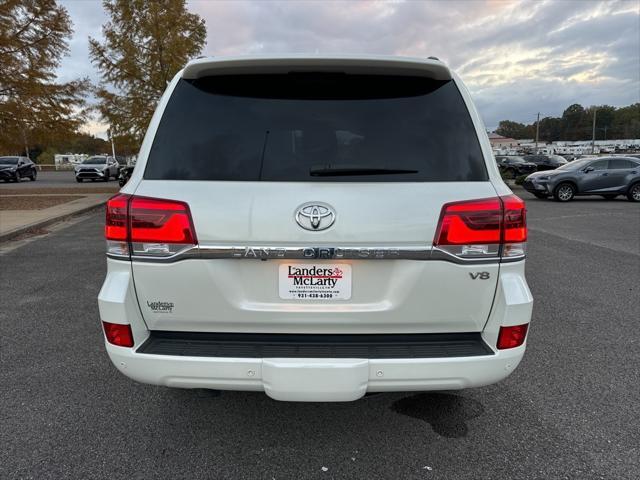 2018 toyota land cruiser base