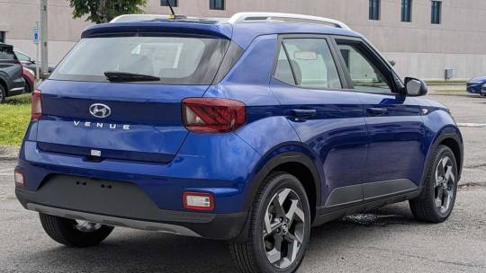 new 2024 hyundai venue limited ivt