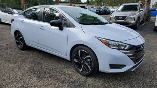 2023 nissan versa sr