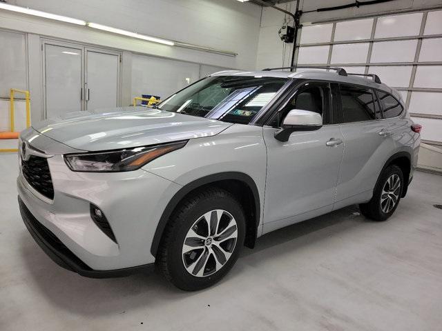 2022 toyota highlander xle