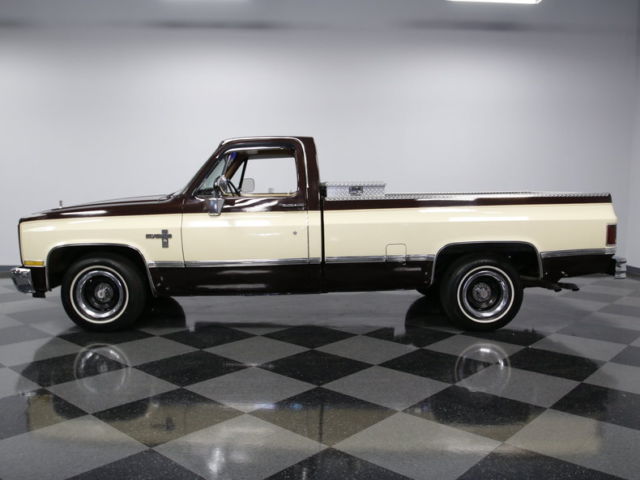 amazingly preserved, 350 v8, auto, a/c, pwr steer/frnt discs, very nice pnt/bod!