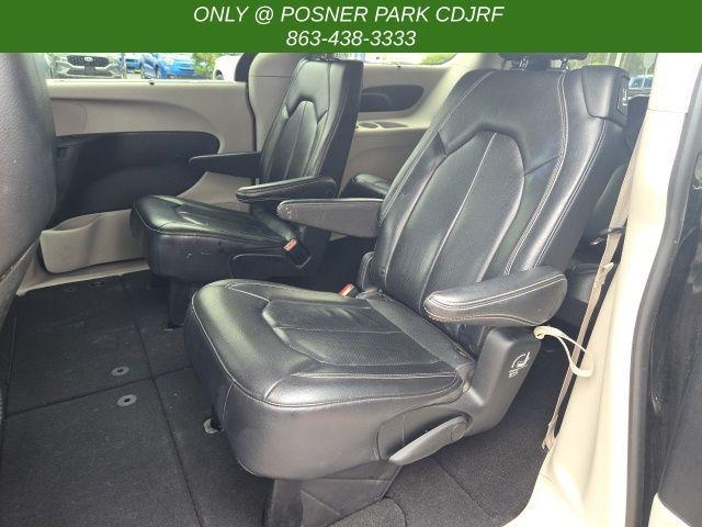 2022 chrysler pacifica touring-l