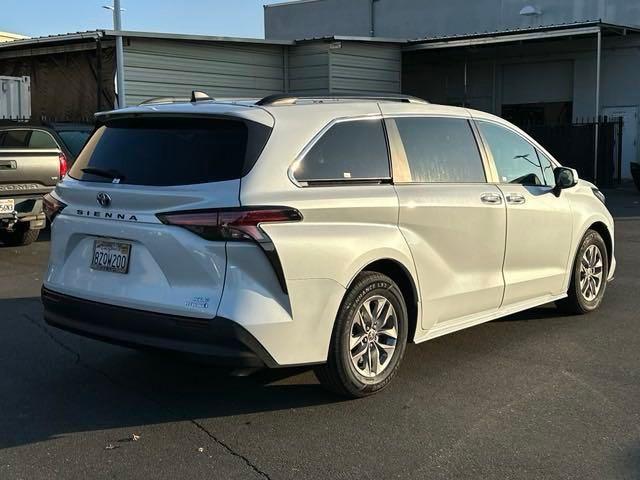 2022 toyota sienna xle