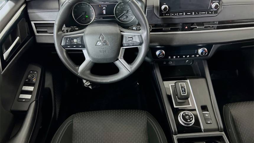 2022 mitsubishi outlander es