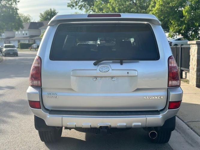 one-owner 2004 toyota 4runner sr5 4x4 in naperville, illinois