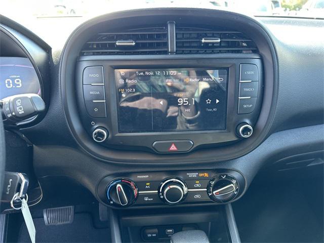 2023 kia soul lx