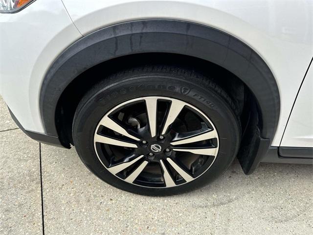2019 nissan kicks sr