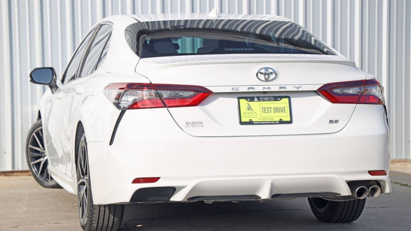 2021 toyota camry se