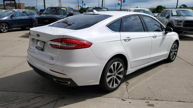2020 ford fusion se