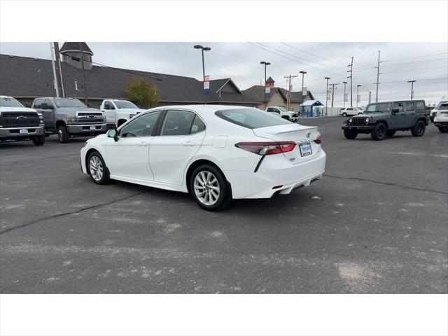 2022 toyota camry se