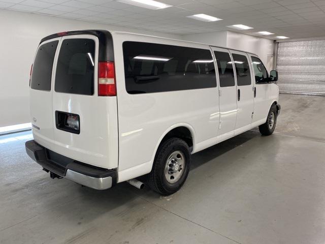 2017 chevrolet express 3500 lt