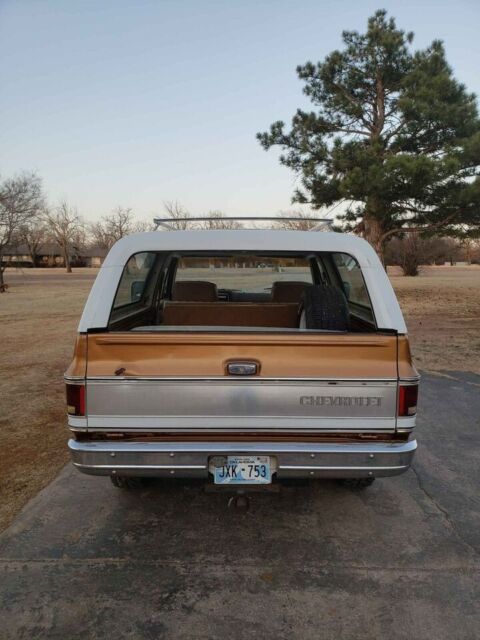 1979 chevy blazer k5 4x4 cheyenne gold and white with hounds tooth interior