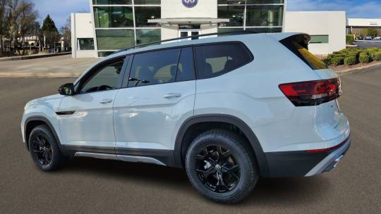 2024 Volkswagen Atlas peak edition se w/technology