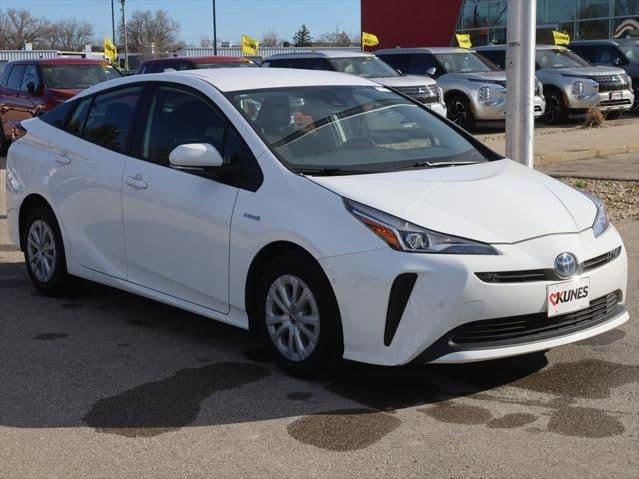 2022 toyota prius le in madison, wisconsin