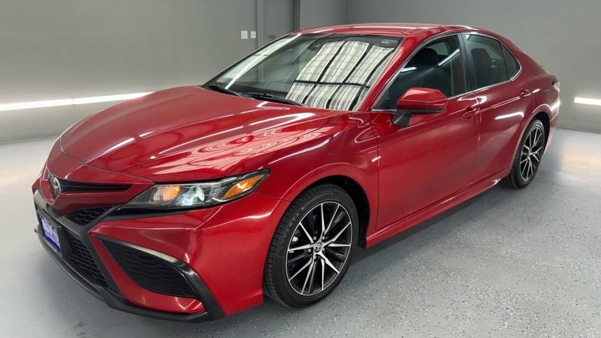 2021 toyota camry se