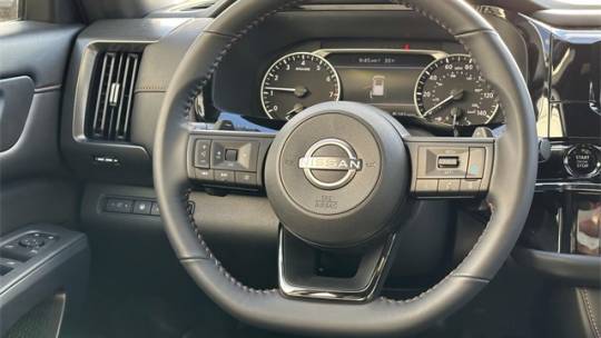 2025 Nissan se