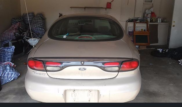 1999 ford taurus in michigan by owner