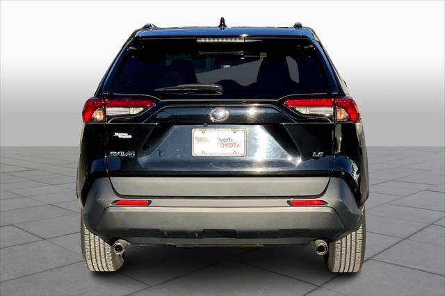 2021 toyota rav4 le