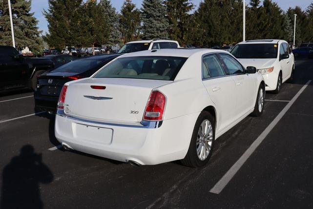 2014 chrysler 300 base