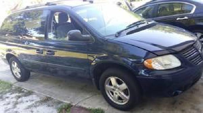 2005 dodge grand caravan with fold down seats in orlando, fl