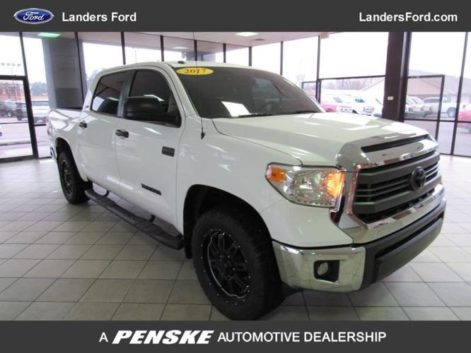 2017 toyota tundra sr5 4x4 sr5 4dr crewmax cab pickup sb (5.7l v8 ffv for sale in benton, arkansas