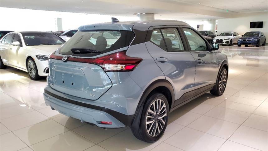 2022 nissan kicks sv