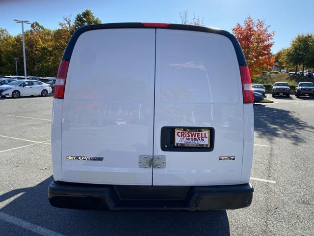 2020 chevrolet express 2500 rwd 2500 regular wheelbase wt