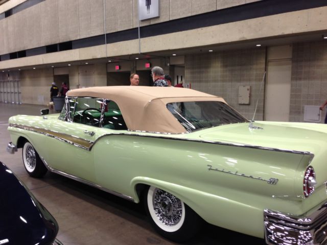 1957 ford fairlane 500 sunliner convertible