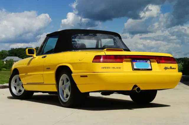 1993 alfa romeo spider veloce - fly yellow - nice!