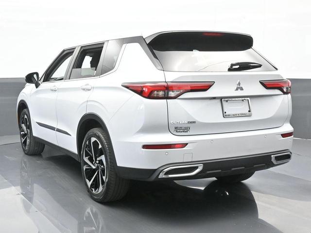 2022 mitsubishi outlander es