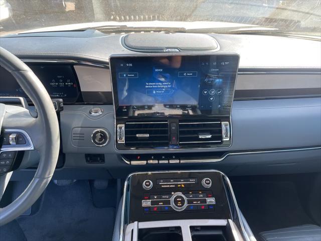 2022 lincoln navigator black label