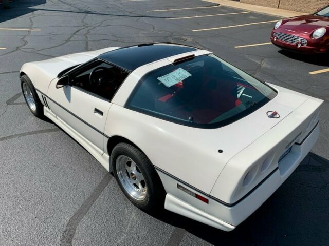 1988 chevrolet corvette white coupe 8 cylinder engine 5.7l/350 automatic