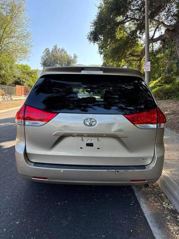2014 toyota sienna xle