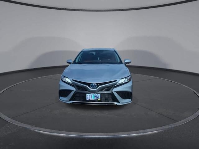 2021 toyota camry hybrid xse