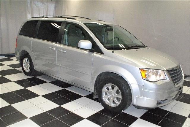 2008 chrysler town & country touring for sale in fargo, north dakota