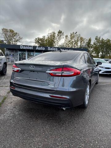 2020 ford fusion se