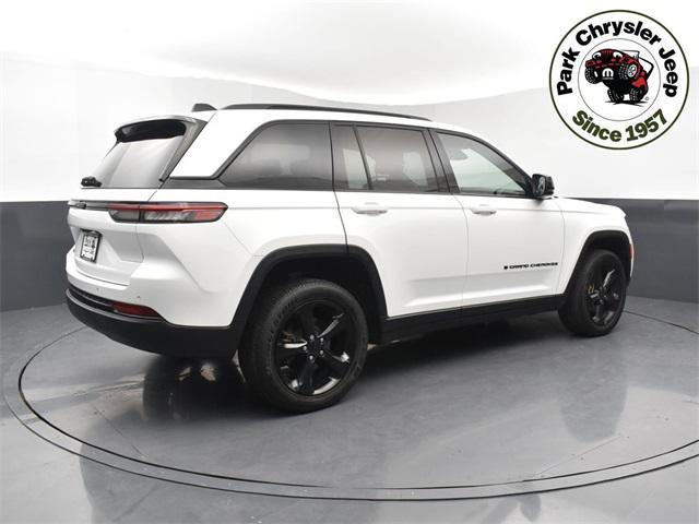 2022 jeep grand cherokee altitude