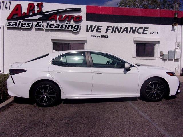 2023 toyota camry se