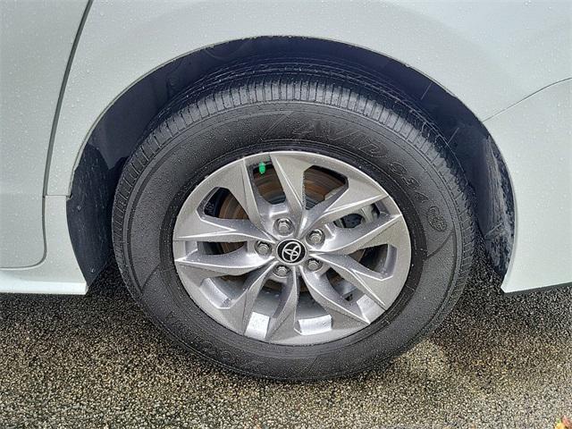 2022 toyota sienna xle 8 passenger