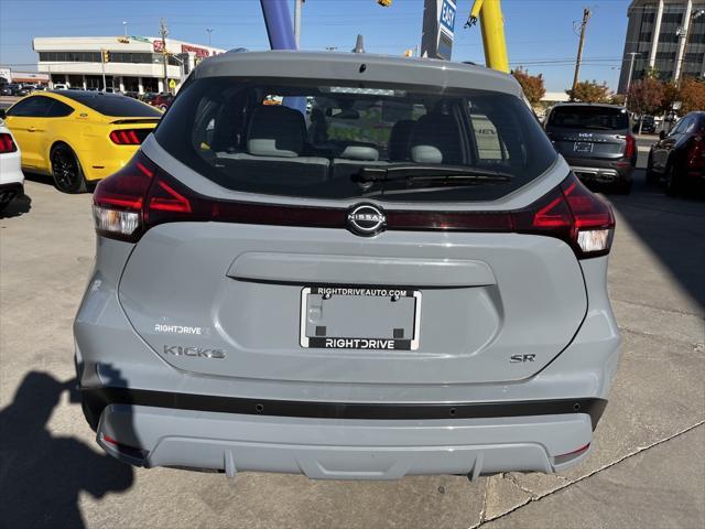 2023 nissan kicks sr