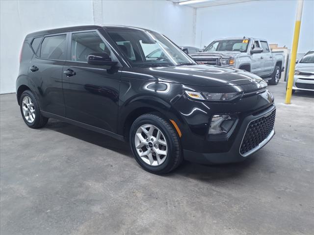 2022 kia soul lx